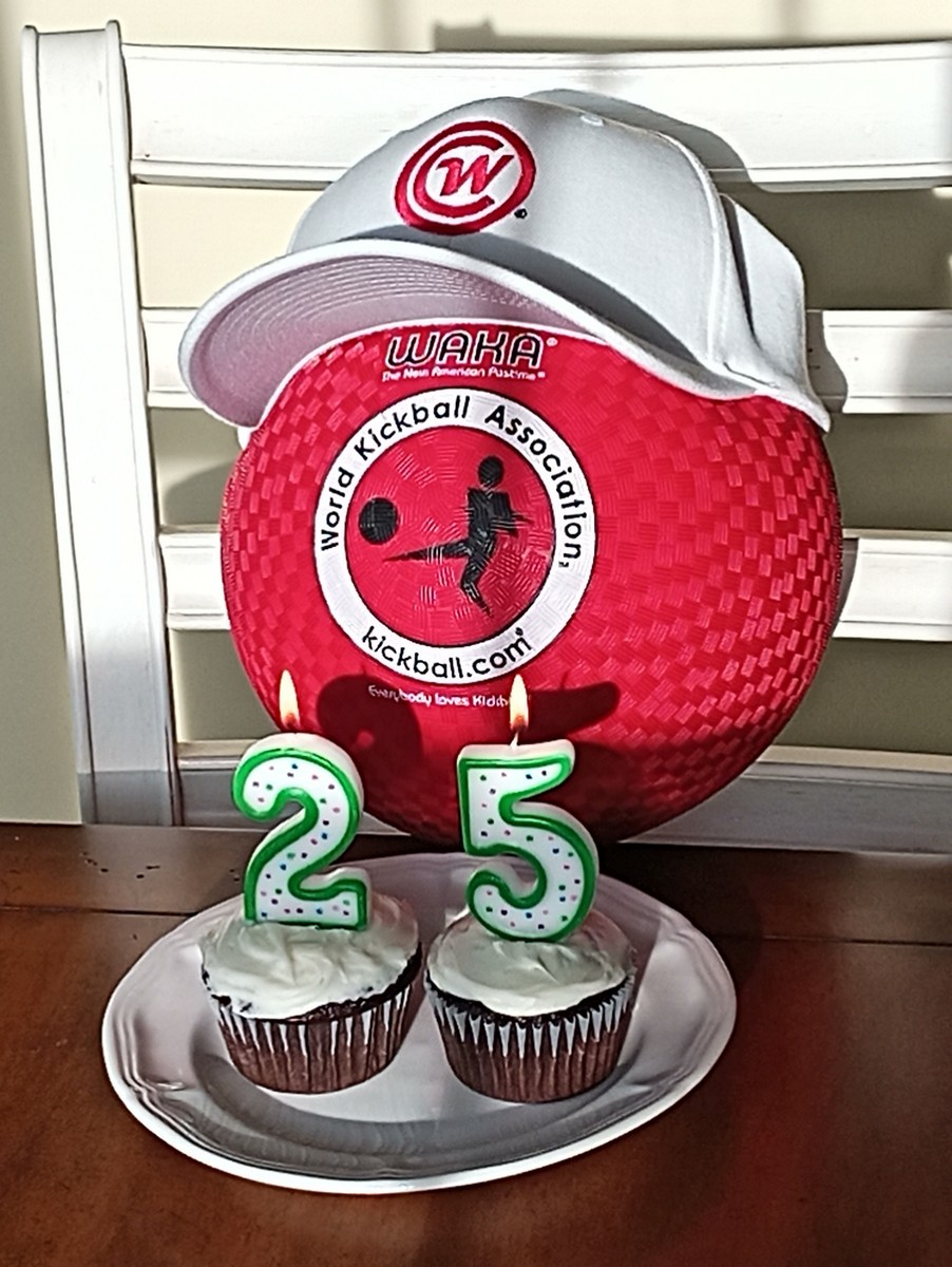 CLUBWAKA 25th Anniversary Cupcakes